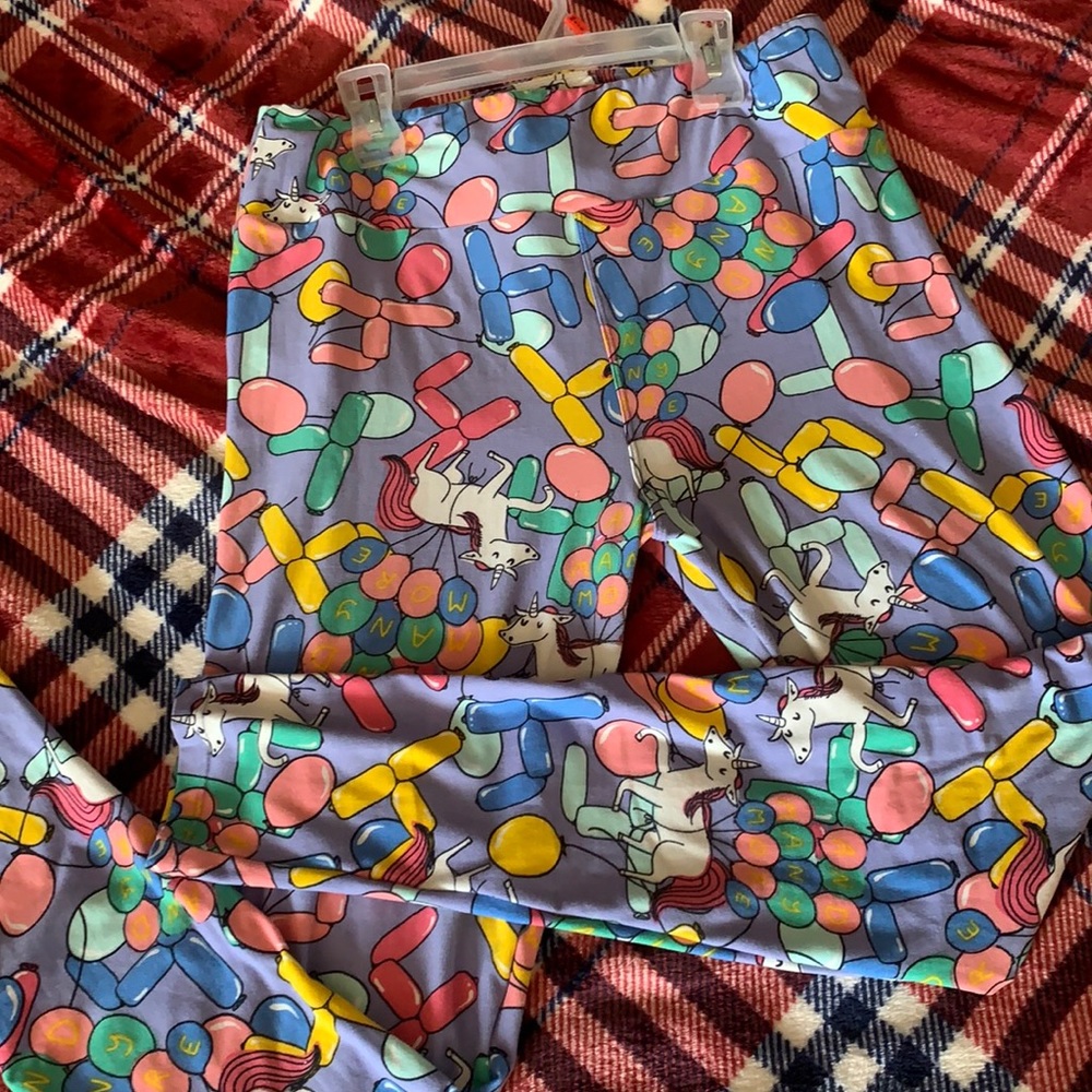 LulaRoe 4th birthday leggings!